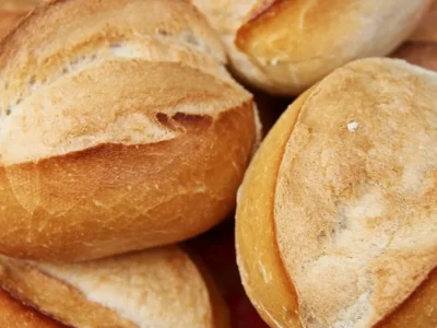 Pão francês todo dia faz mal? Especialista responde
